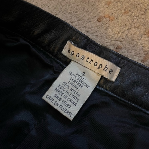 Apostrophe Women’s Sleek Black Leather Pants - Picture 3 of 3